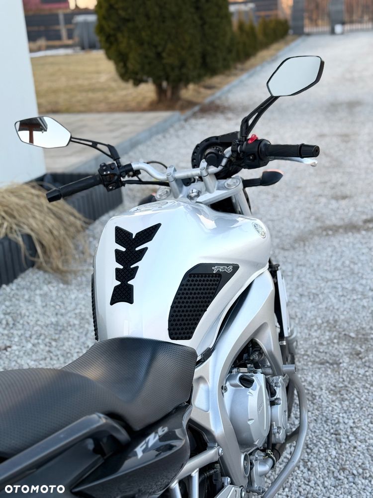 Yamaha FZ6 - 3