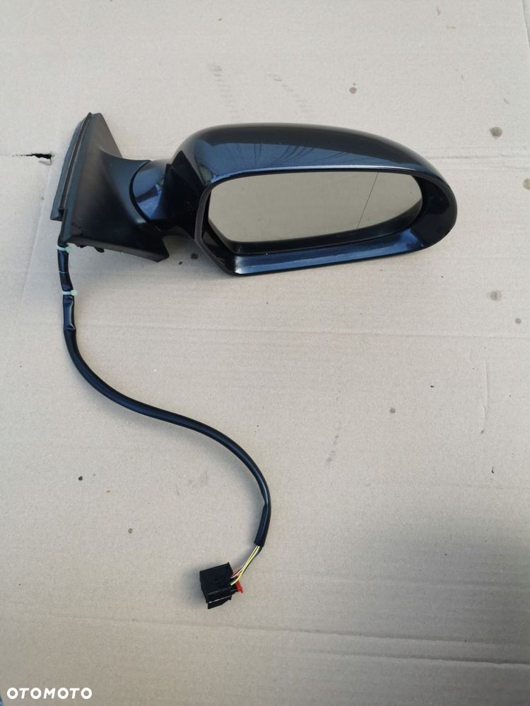 Lusterko prawe Audi A4 B8 LZ7L