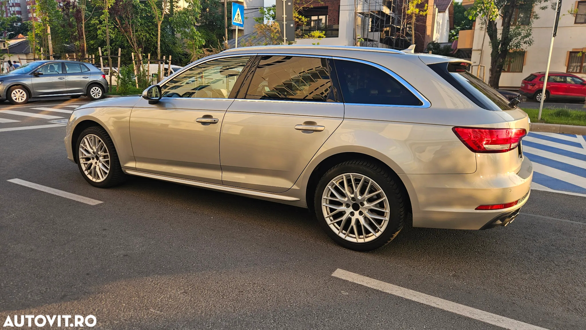 Audi A4 Avant 2.0 TDI S tronic - 4