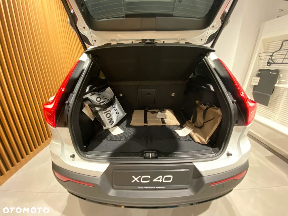 Volvo XC 40 B3 Plus Dark - 9