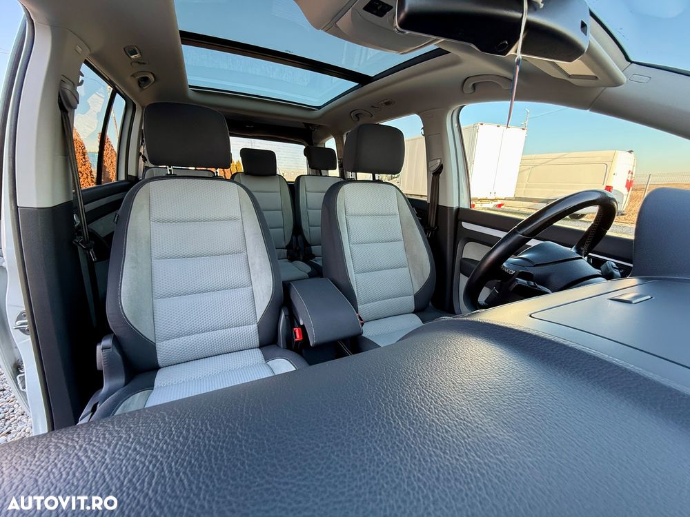 Volkswagen Touran 2.0 TDI DPF DSG Cross - 17