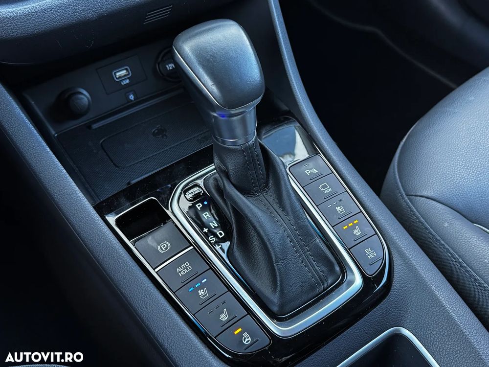 Hyundai IONIQ 1.6 GDI Premium - 13