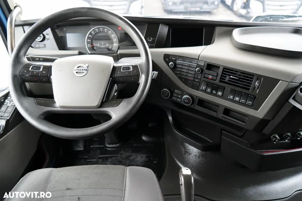 Volvo FH 460 / ANSAMBLU TANDEM / 120 m³ / ÎNCĂRCARE PRIN TRECERE (DRIVE-THROUGH) / PRELATĂ CULISANTĂ / 7,3 m + 8,2 m / CLIMATIZARE STAȚIONARĂ / I-SHIFT / PODEA REZISTENTĂ (HEAVY-DUTY) / - 28
