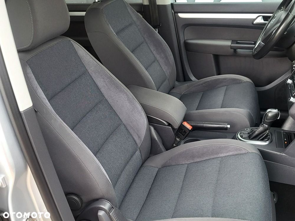 Volkswagen Touran - 19