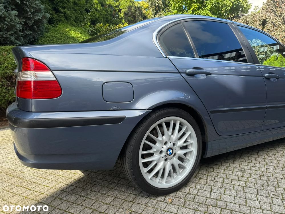 BMW Seria 3 330i - 10