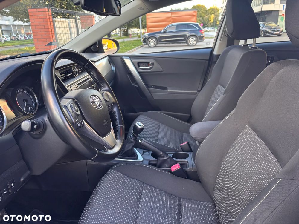Toyota Auris 2.0 D-4D Executive - 17