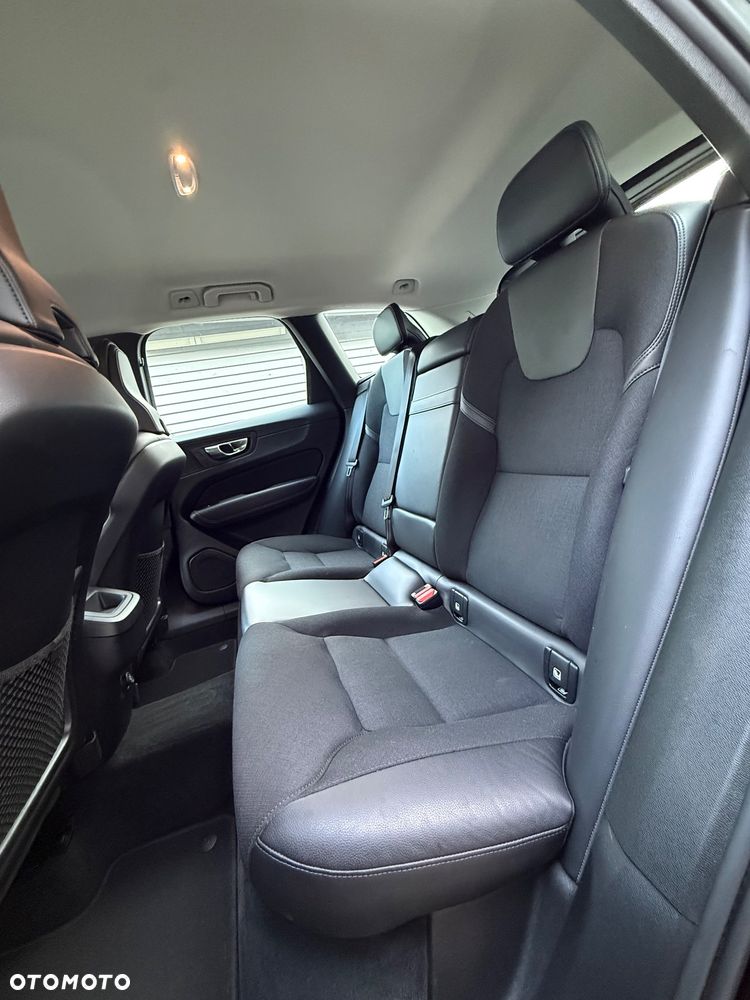 Volvo XC 60 D4 Geartronic Momentum Pro - 24