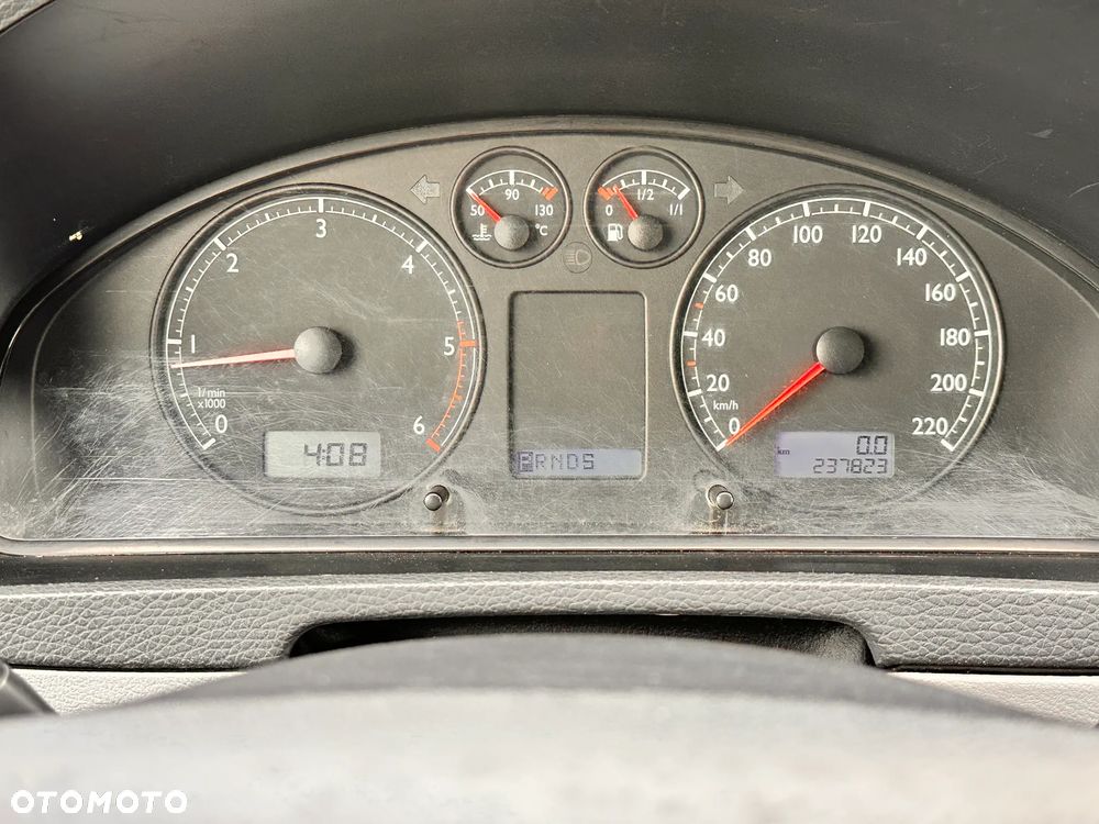 Volkswagen Multivan - 28