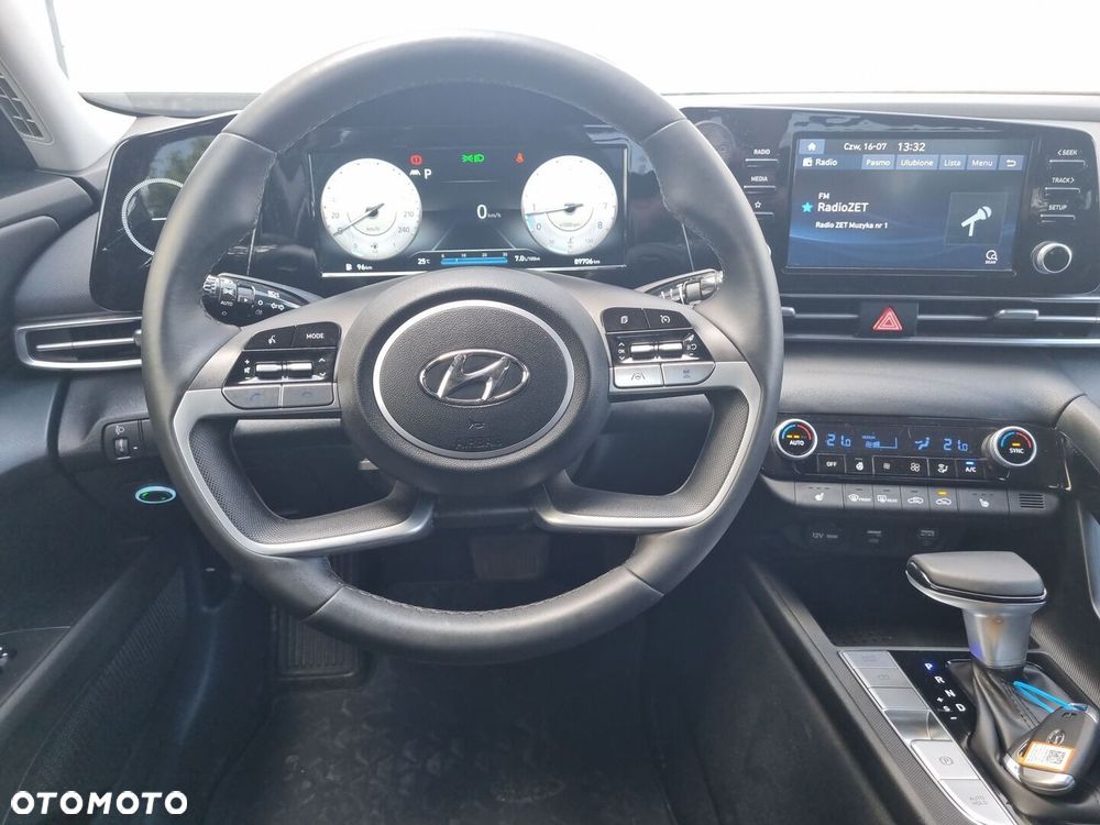 Hyundai Elantra 1.6 Smart CVT - 12