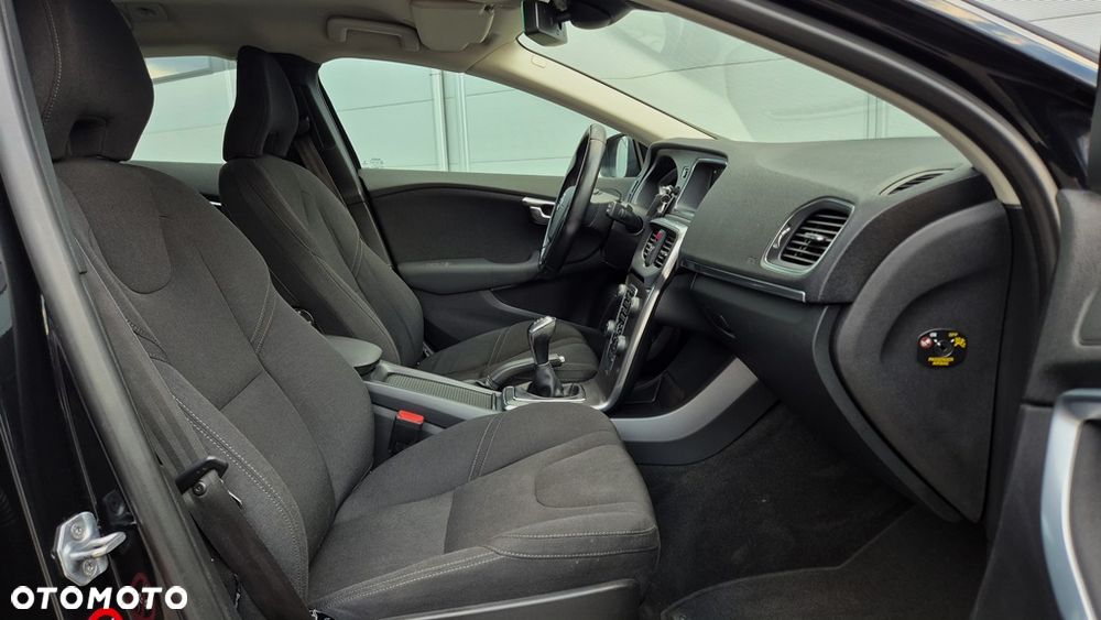 Volvo V40 T3 Momentum - 8