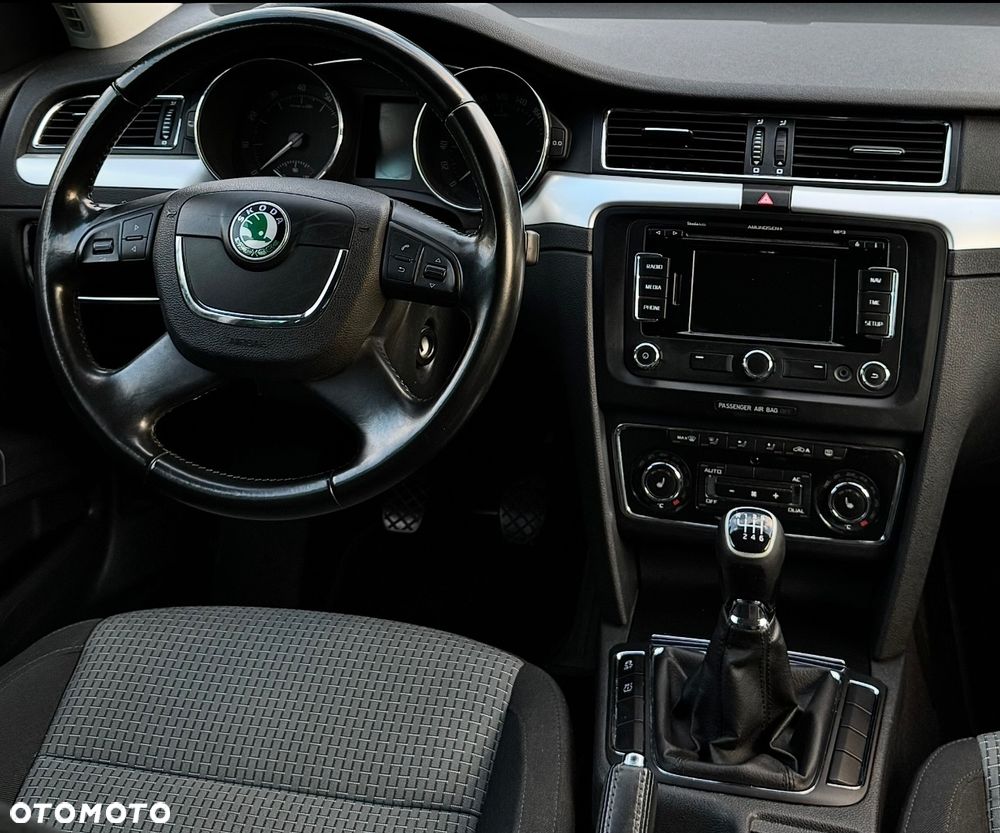 Skoda Superb 1.4 TSI Exclusive - 8