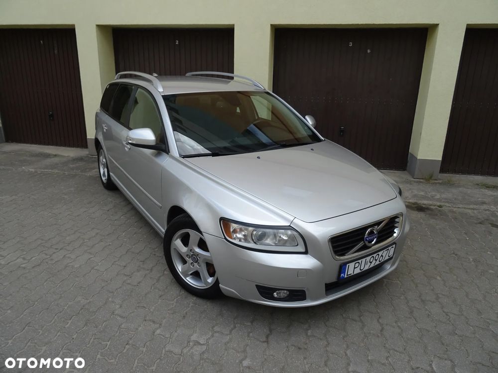 Volvo V50 DPF DRIVe Momentum - 1
