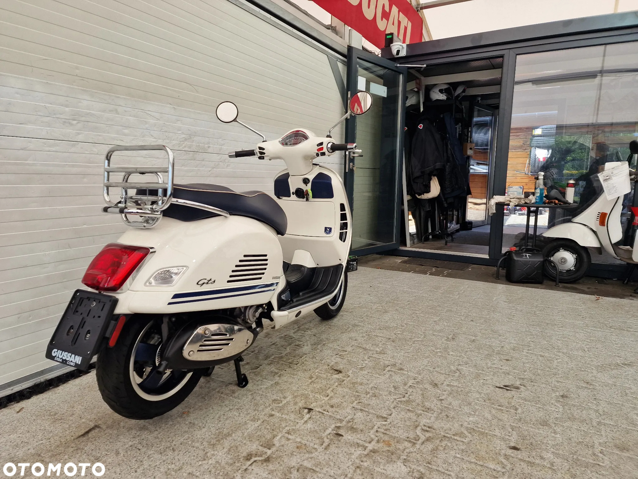 Piaggio Vespa - 19
