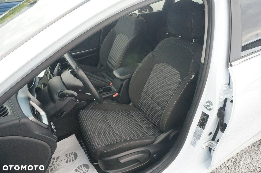 Kia Ceed 1.5 T-GDI M - 21