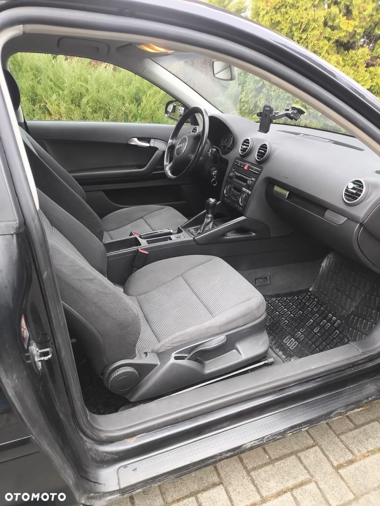 Audi A3 3-drzwiowe 1.6 Ambiente - 12