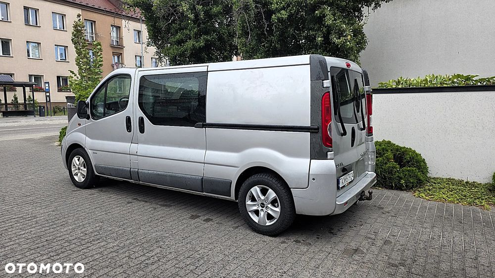 Opel Vivaro - 8