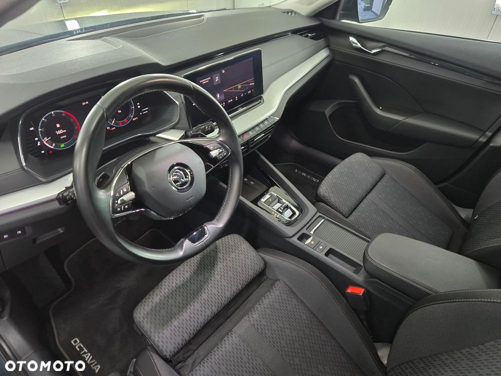 Skoda Octavia 2.0 TDI DSG Clever - 22