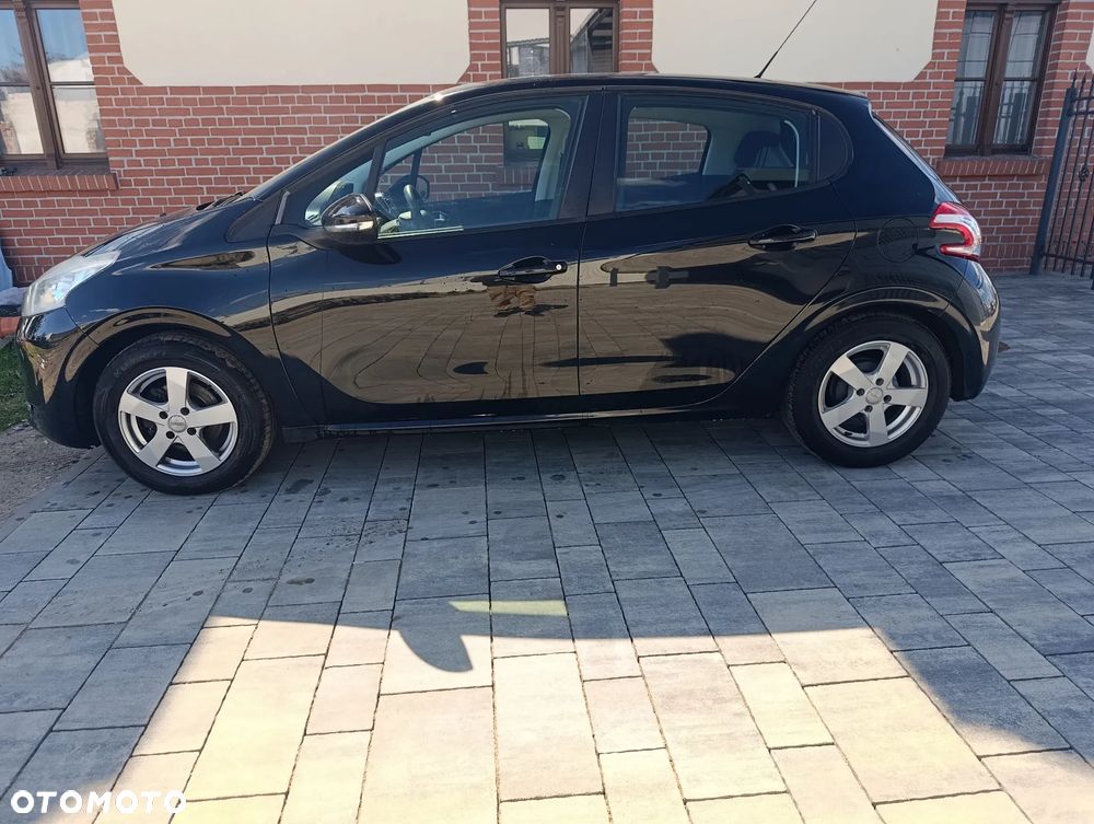 Peugeot 208 82 VTI Allure - 2