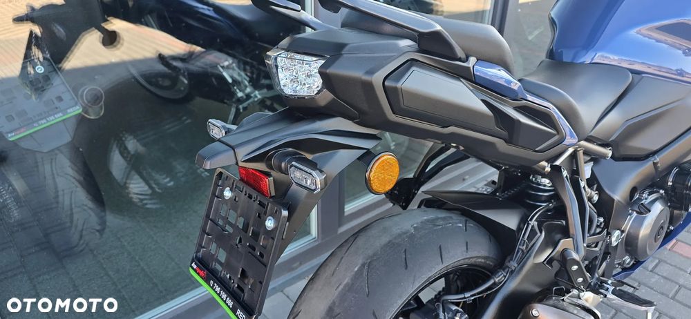 Suzuki GSX - 17