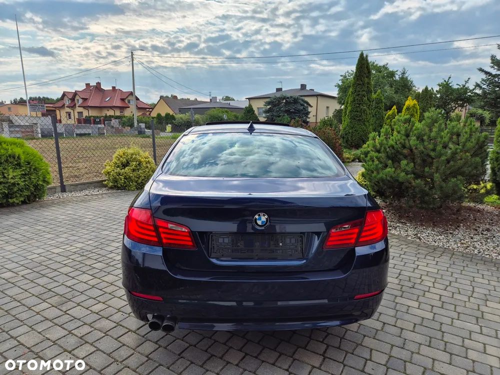 BMW Seria 5 528i - 4