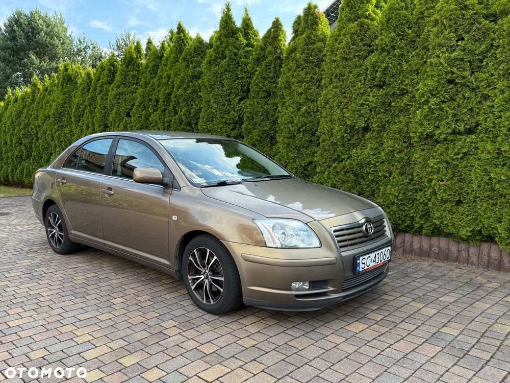 Toyota Avensis - 24