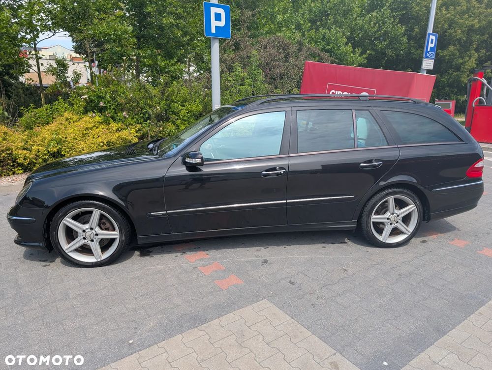 Mercedes-Benz Klasa E 500 4-Matic T Avantgarde - 32