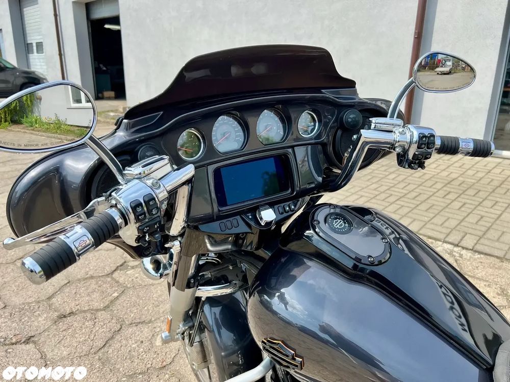 Harley-Davidson CVO Street Glide - 15