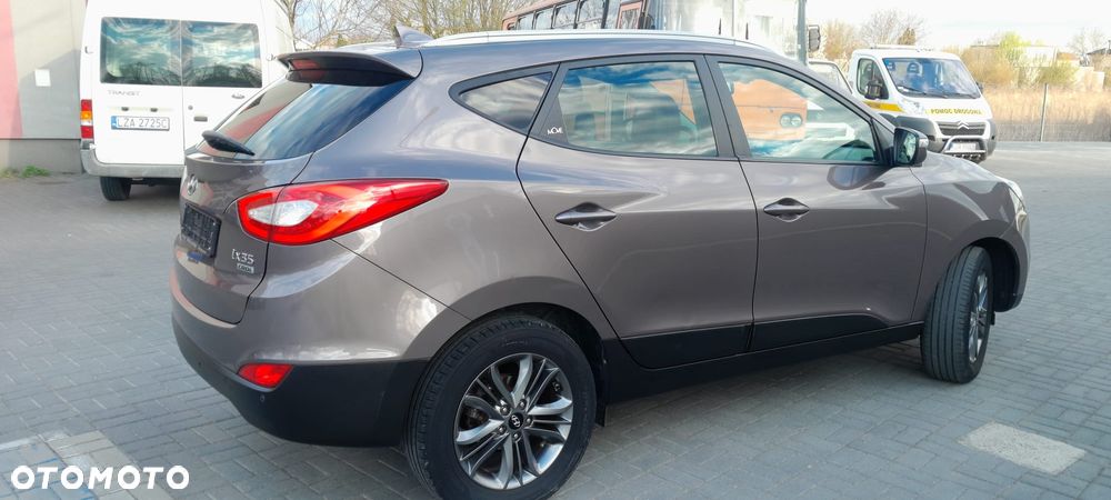 Hyundai ix35 1.7 CRDi 2WD blue Finale Gold - 17