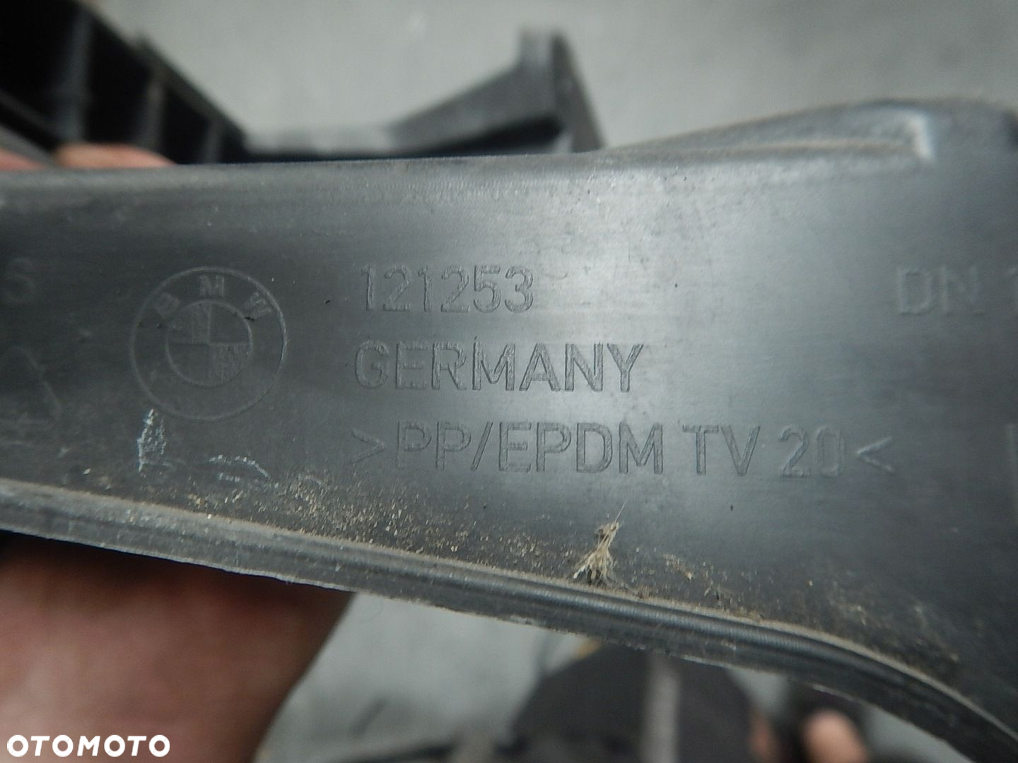 ŚLIZG POD LAMPE LEWY DYSZA SPRYSKIWACZA BMW X3 E83 3414309 KOMPLET - 4