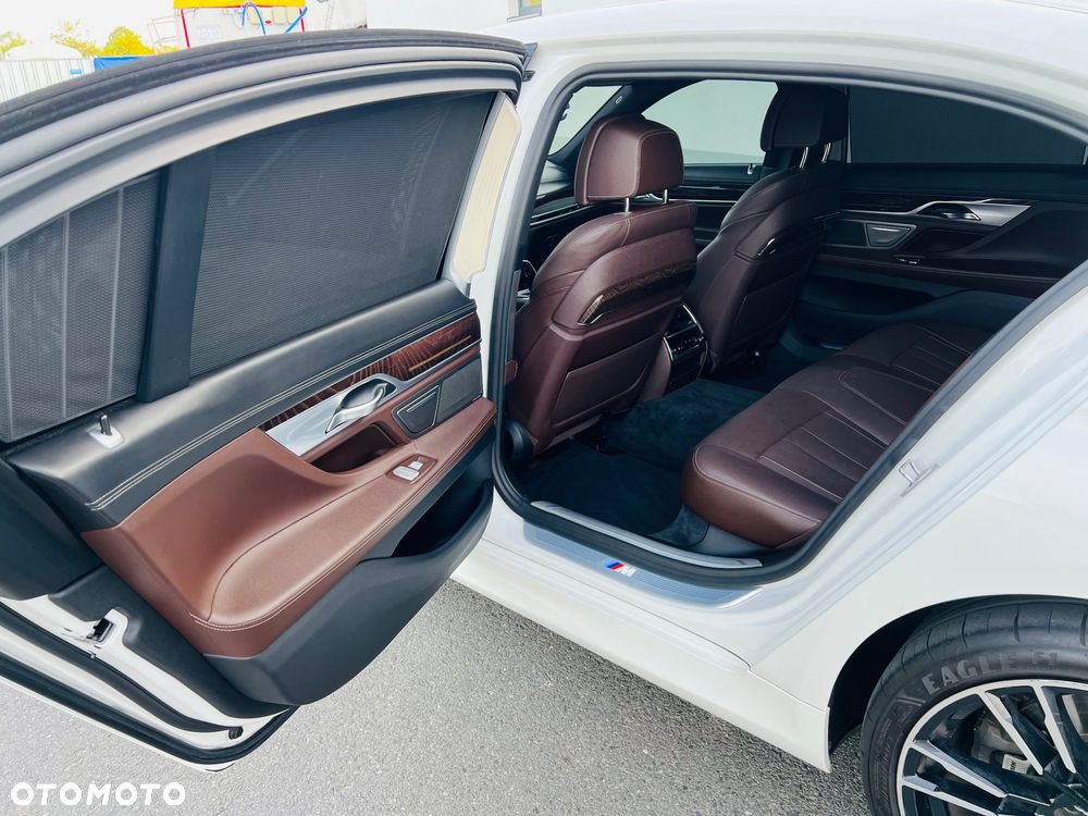 BMW Seria 7 740Li - 8