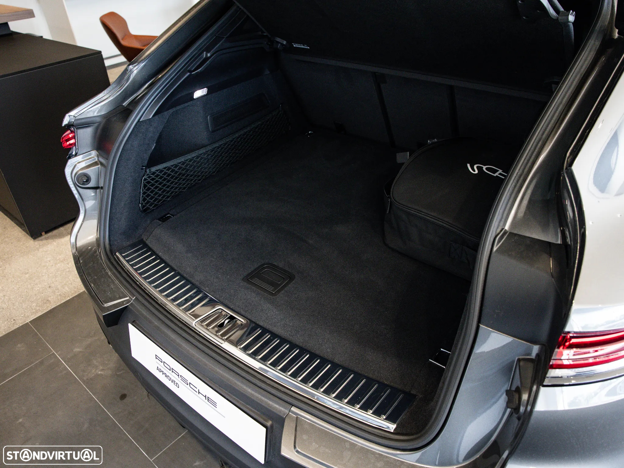 Porsche Cayenne Coupé E-Hybrid - 18