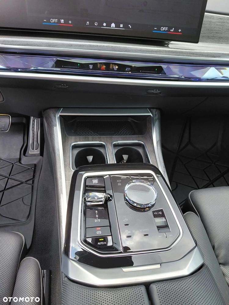 BMW Seria 7 - 25