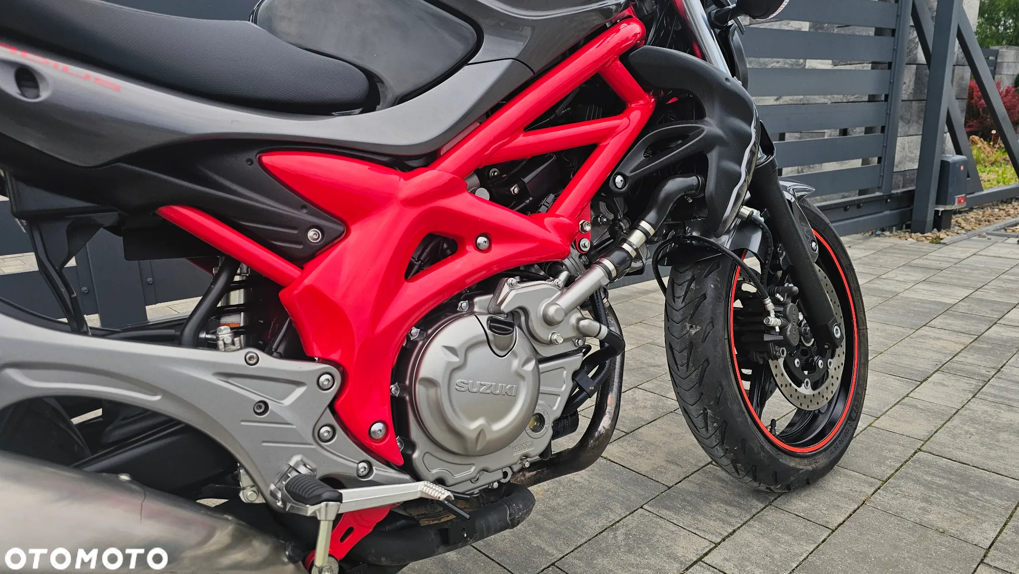 Suzuki Gladius - 7