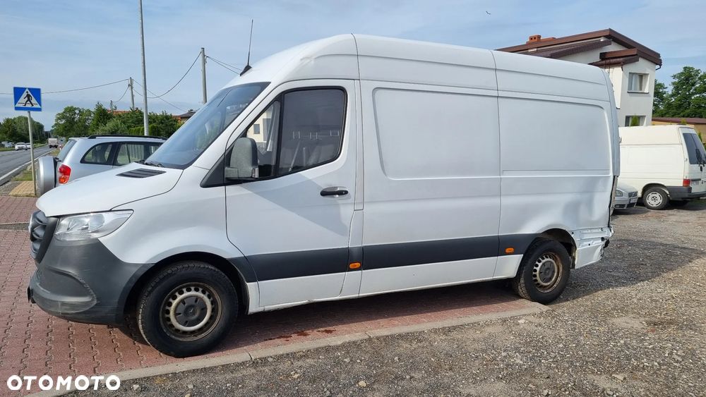 Mercedes-Benz Sprinter - 2