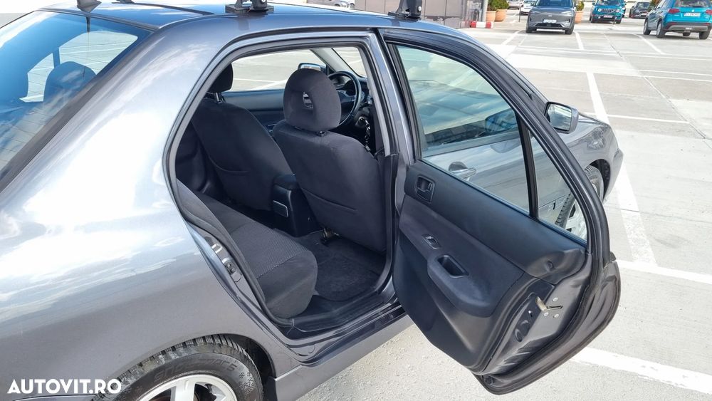 Mitsubishi Lancer 1.6 Invite - 8