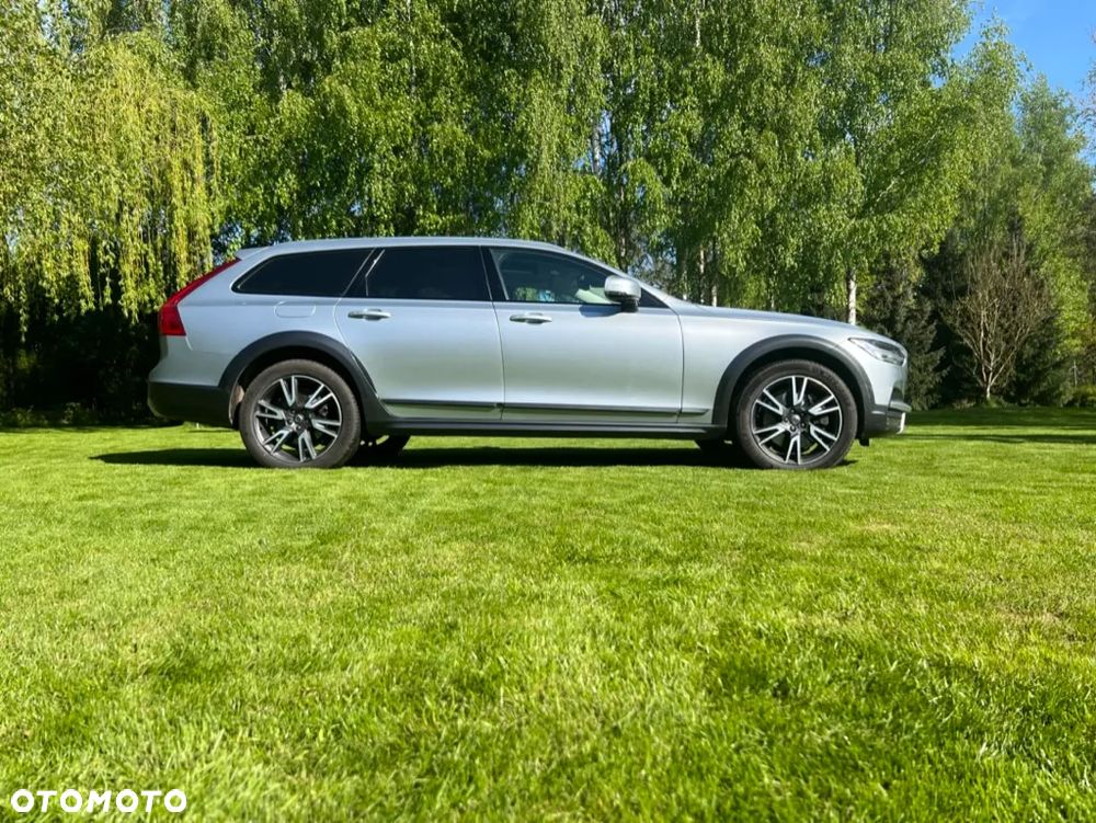 Volvo V90 D5 AWD Geartronic Momentum Pro - 1