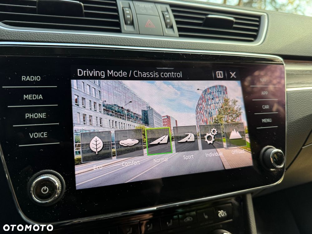 Skoda Superb 2.0 TSI 4x4 DSG Scout - 21