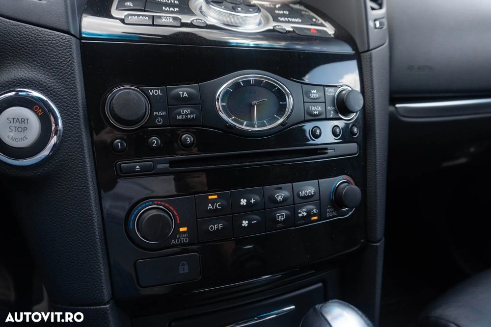Infiniti Q70 - 23