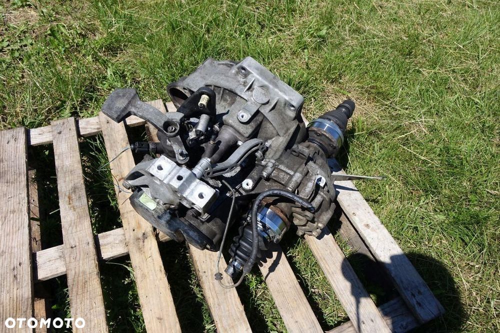 SKRZYNIA BIEGÓW MANUALNA JCR BXE GQQ 5B VW AUDI A3 8P 1.9 TDI JCR BXE GQQ - 5