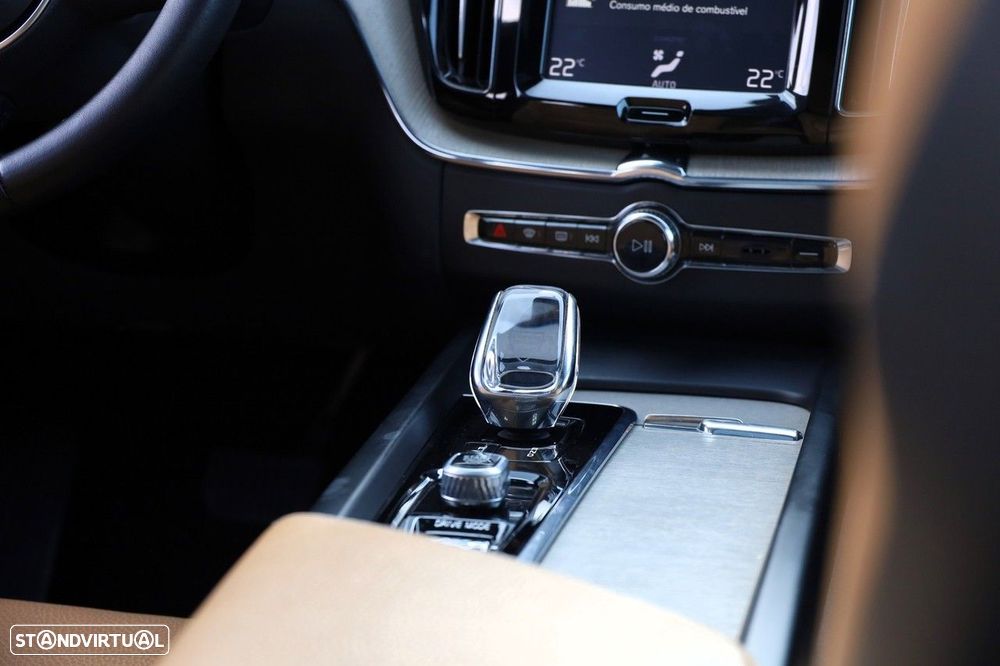 Volvo XC 60 2.0 T8 PHEV Inscription AWD - 25