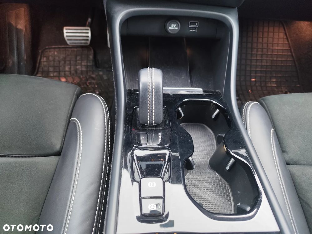 Volvo XC 40 T5 AWD Geartronic R-Design - 27