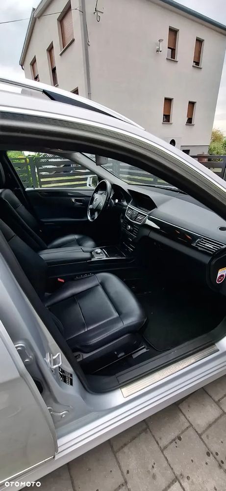 Mercedes-Benz Klasa E 250 T CDI DPF BlueEFFICIENCY 7G-TRONIC Avantgarde - 21