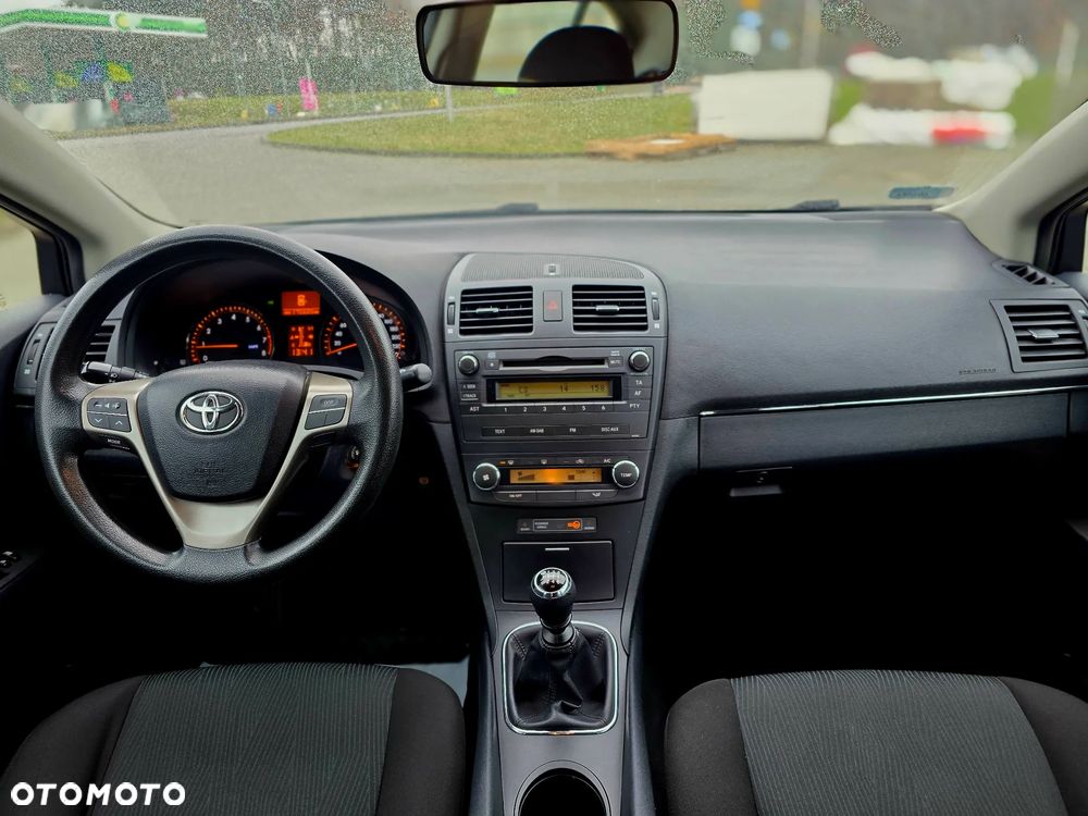 Toyota Avensis 1.8 Style - 22