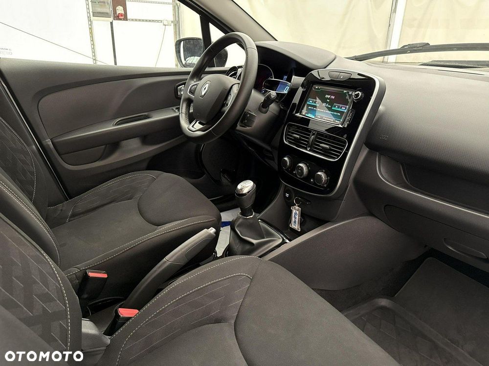 Renault Clio - 23