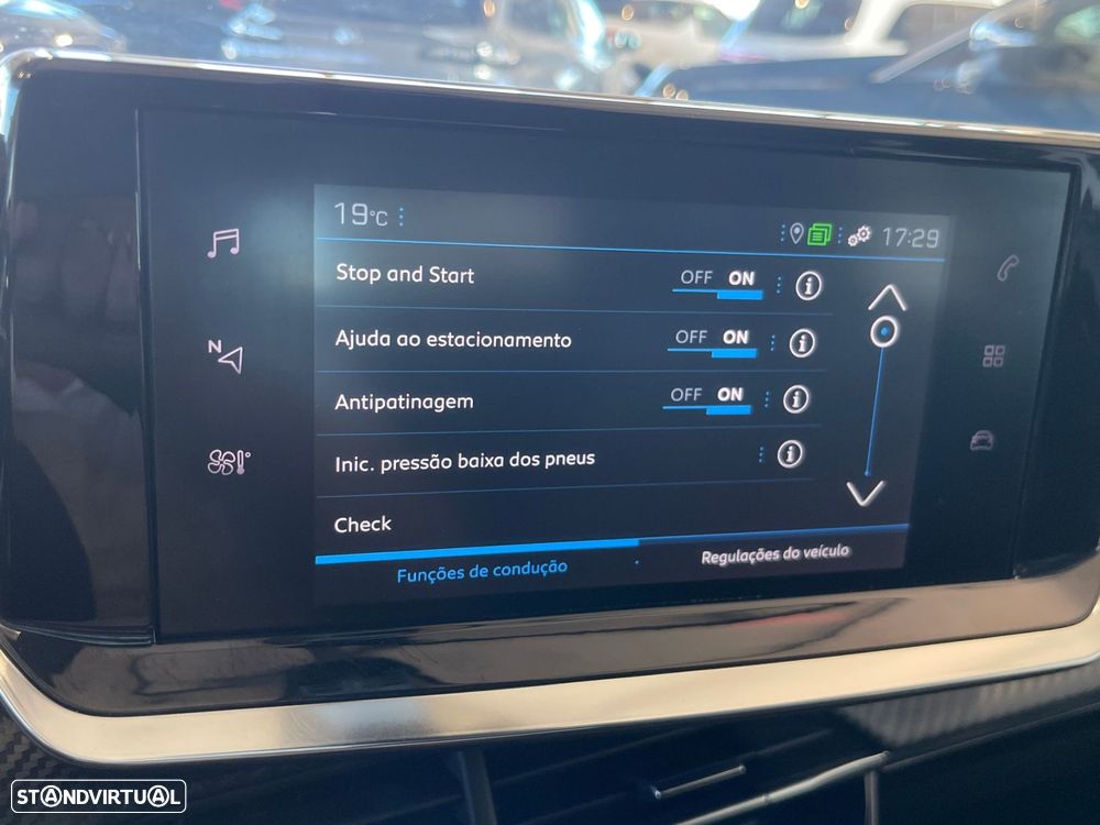 Peugeot 2008 1.2 PureTech Allure EAT8 - 20