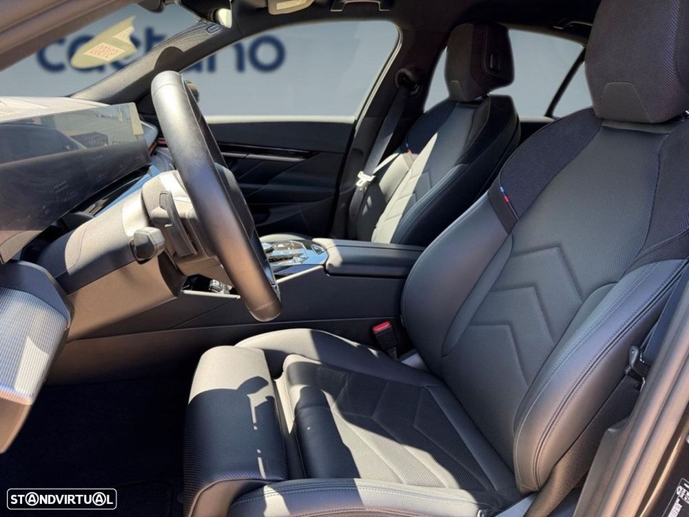 BMW 530 e Pack Desportivo M - 9