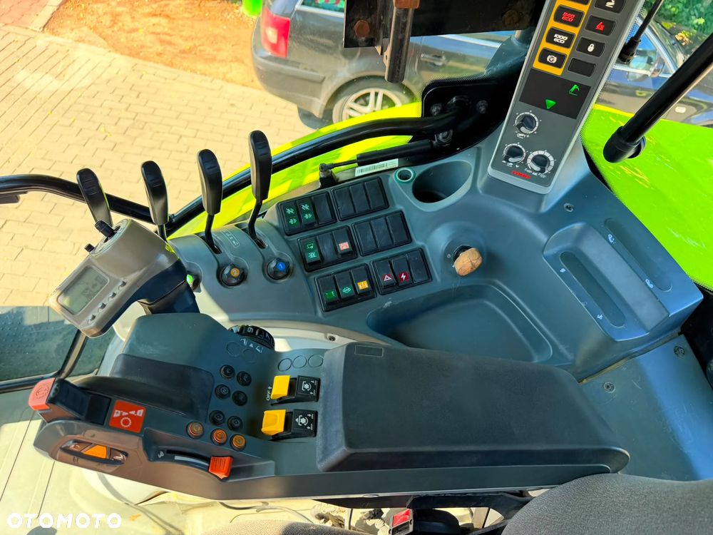Claas Arion 520 - 28