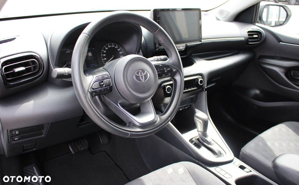 Toyota Yaris - 10