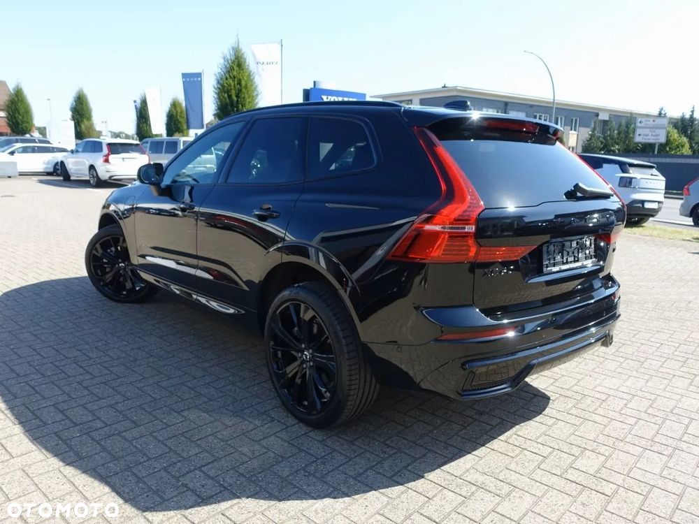 Volvo XC 60 T6 AWD Plus Black Edition - 4