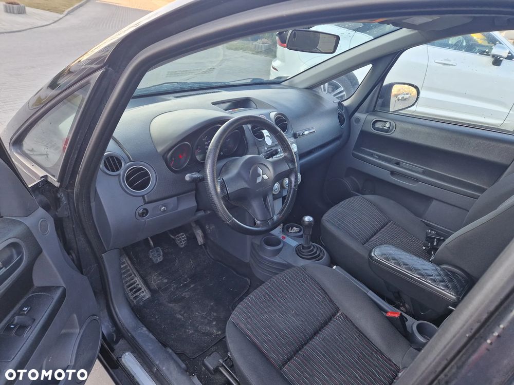 Mitsubishi Colt - 5